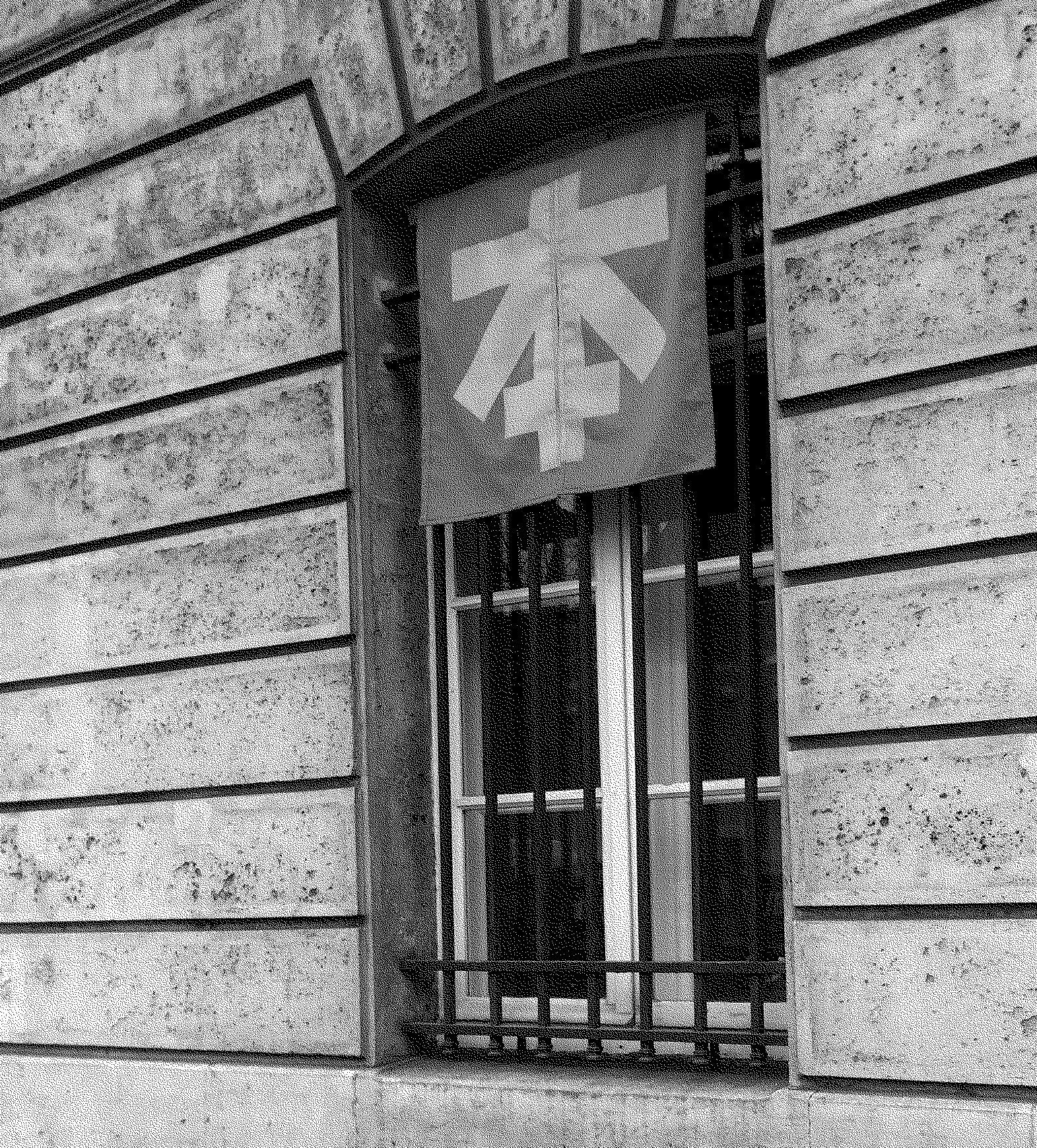 Photo d’une fenêtre avec une impression 本 accroché en son sommet